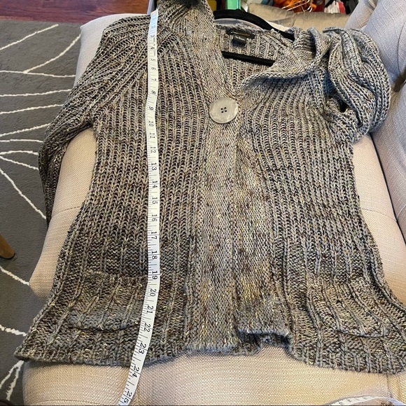 BCBG MaxAzria Green Hooded Pocketed 3/4 Sleeve Sweater - Picture 11 of 12